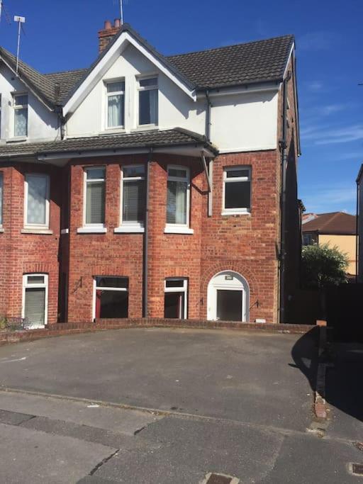 Spacious 5 Large Bedroom Victorian House - Beach 2 Miles Poole Esterno foto