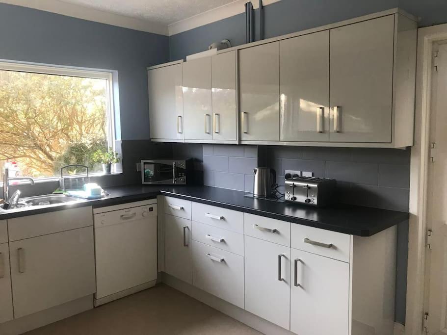 Spacious 5 Large Bedroom Victorian House - Beach 2 Miles Poole Esterno foto