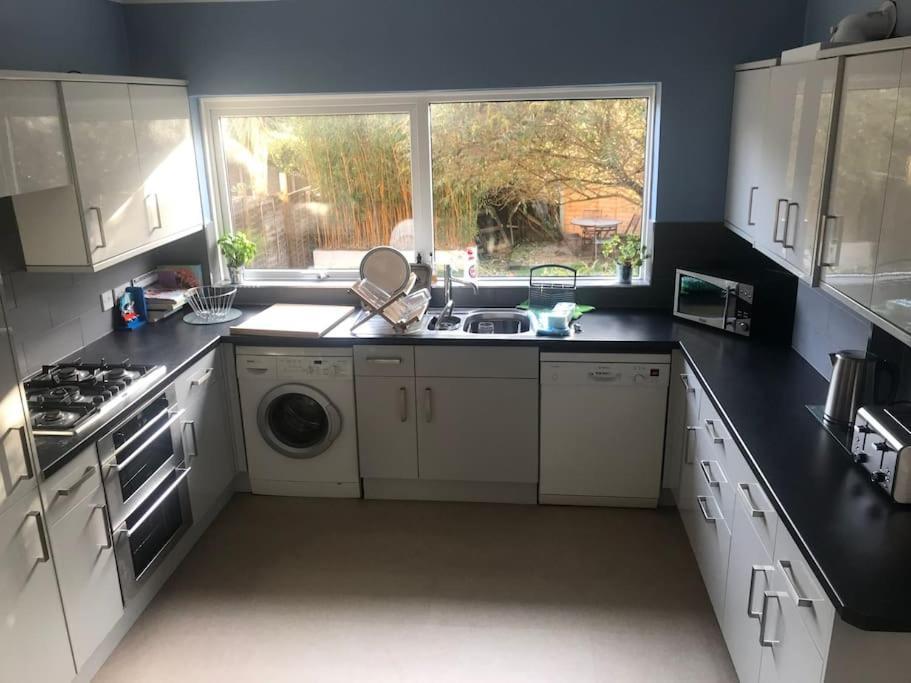 Spacious 5 Large Bedroom Victorian House - Beach 2 Miles Poole Esterno foto